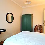 Peaceful 15Th Paris Apartment With Metro Access
