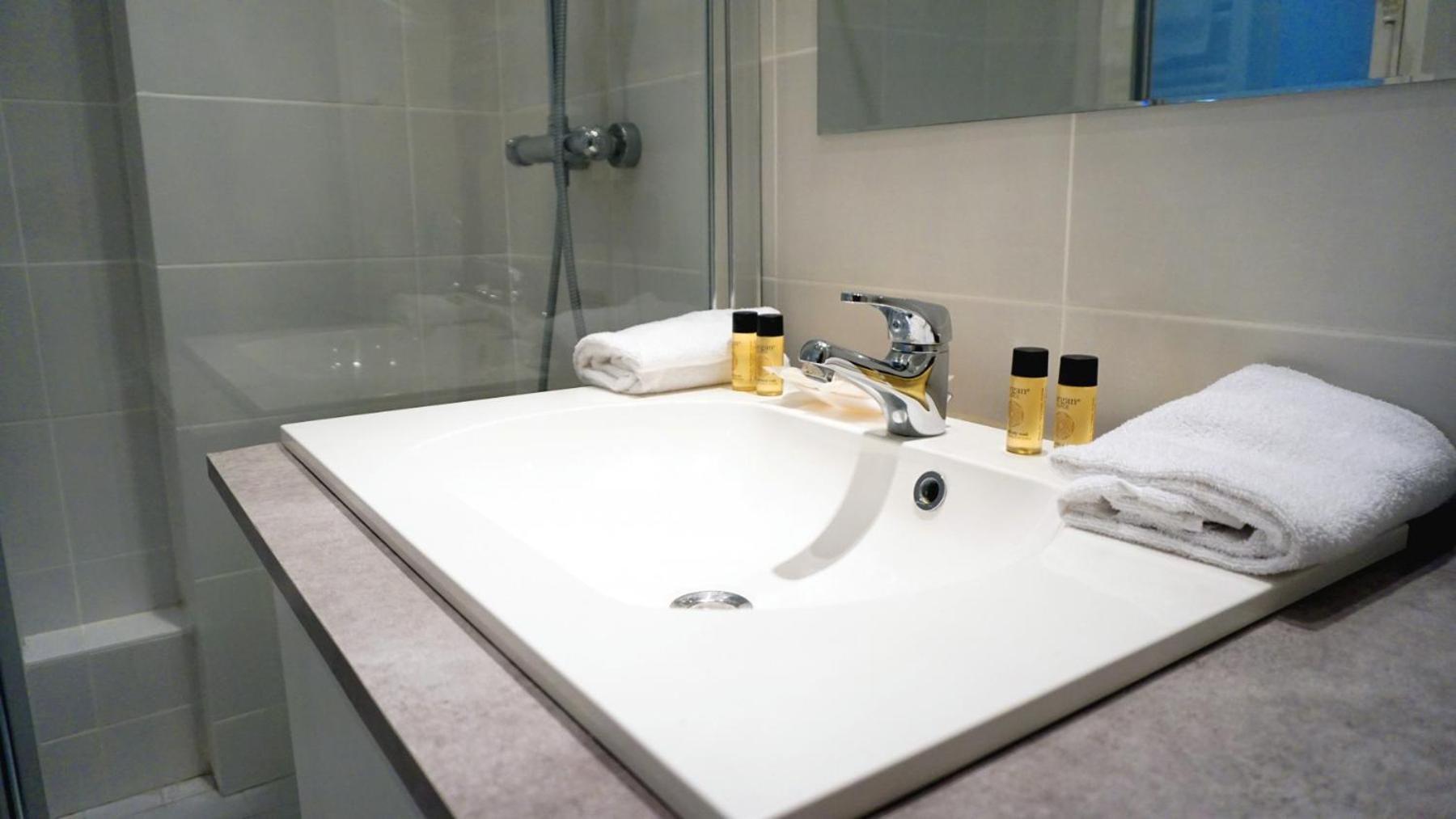 Appartamento Peaceful 15th With Metro Access