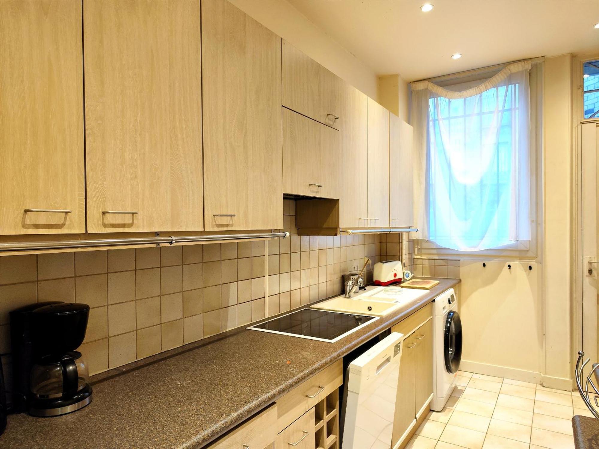 Appartamento Peaceful 15th With Metro Access