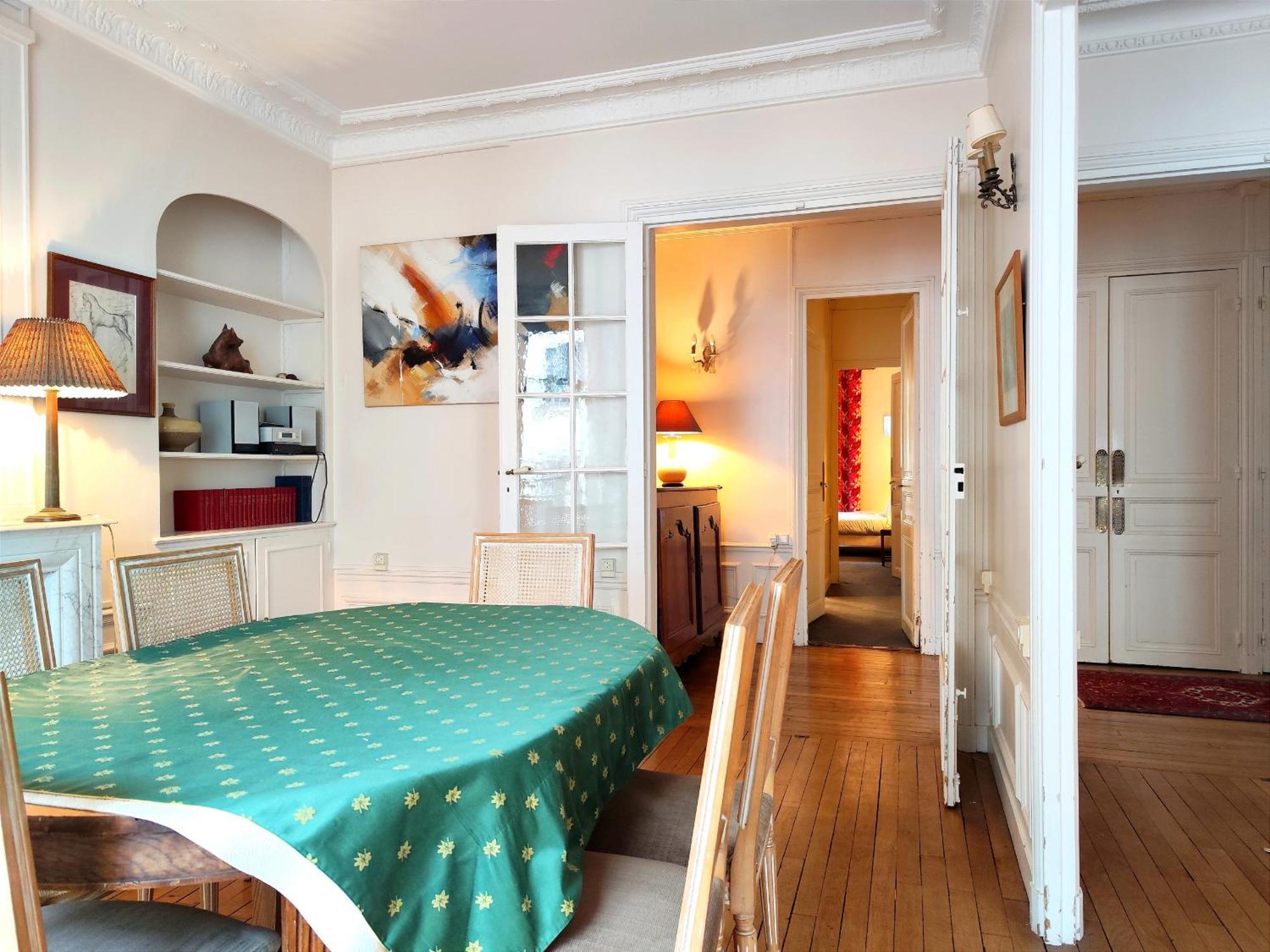 Peaceful 15th With Metro Access Appartamento Parigi