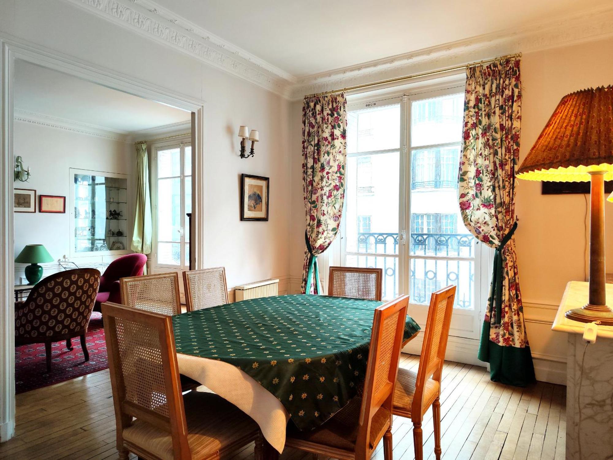 Peaceful 15th With Metro Access Parigi